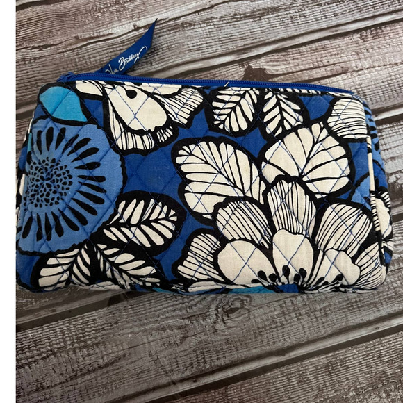 Vera Bradley Cosmetic bag - Picture 2 of 5